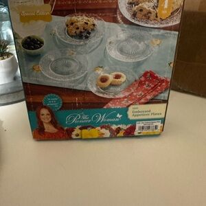 The Pioneer Woman Special Edition Embossed Plates - Clear